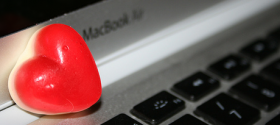 macbook-air-love-igen-zaw2